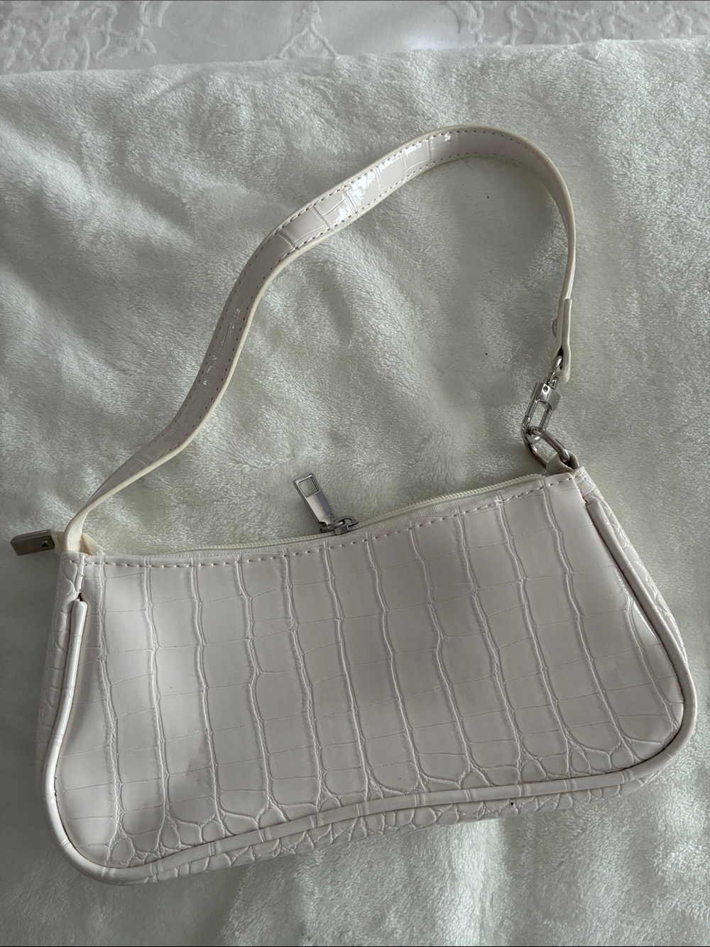Elegant Croc-Embossed Mini Shoulder Bag in White